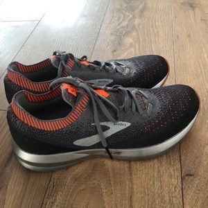 Brooks men’s running shoes size